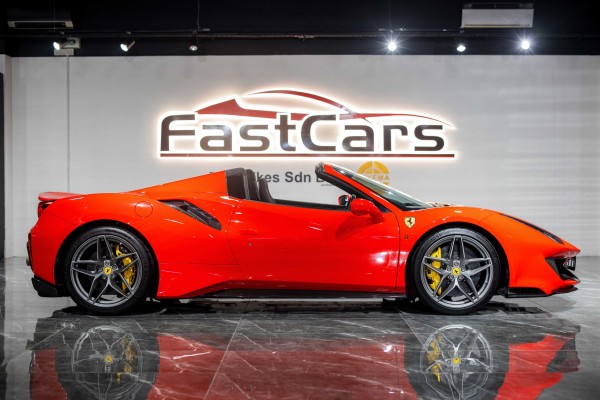 Ferrari Pista Spider Turbo V8 (Righthand Drive)